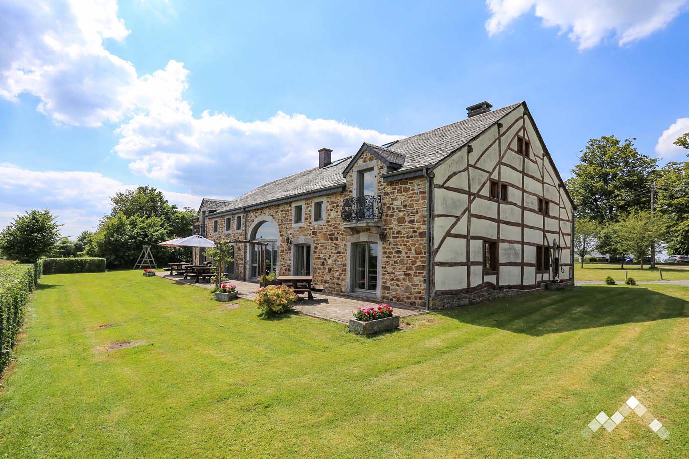 JADIS COTTAGE-0
